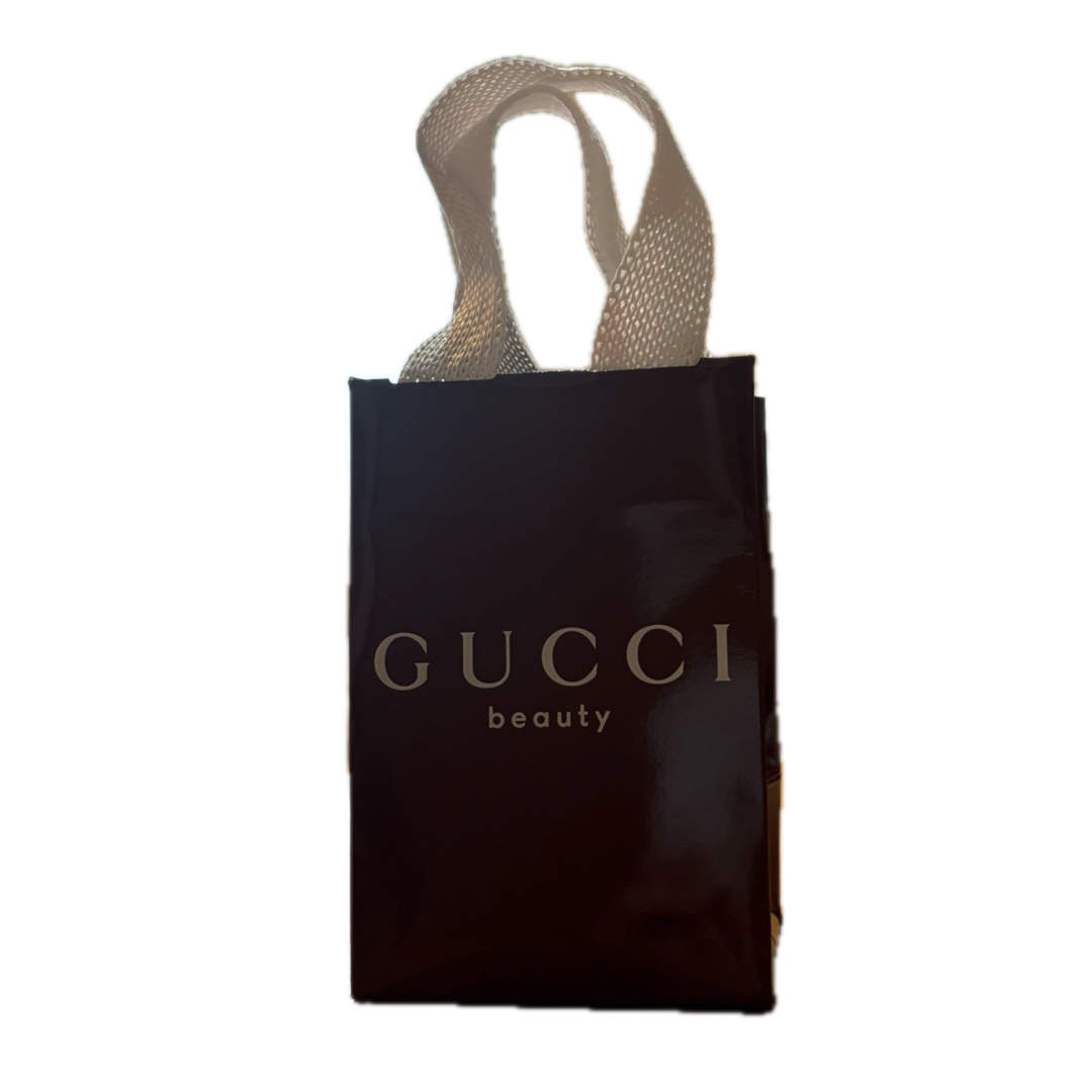 GUCCI - グッチ ビューティー ショッパー 紙 袋の通販 by みみみ GUCCI - グッチ ビューティー ショッパー 紙 袋の通販 by みみみ