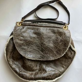 MIU MIU(ショルダーバッグ ・ ブラウン/茶色系)のフリマ MIU MIU(ショルダーバッグ ・ ブラウン/茶色系)のフリマ