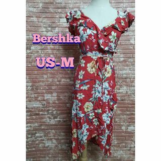 ベルシュカ(Bershka)のBershka 花柄 ラップ フリル キャミワンピース US-M 赤 夏(ひざ丈ワンピース)