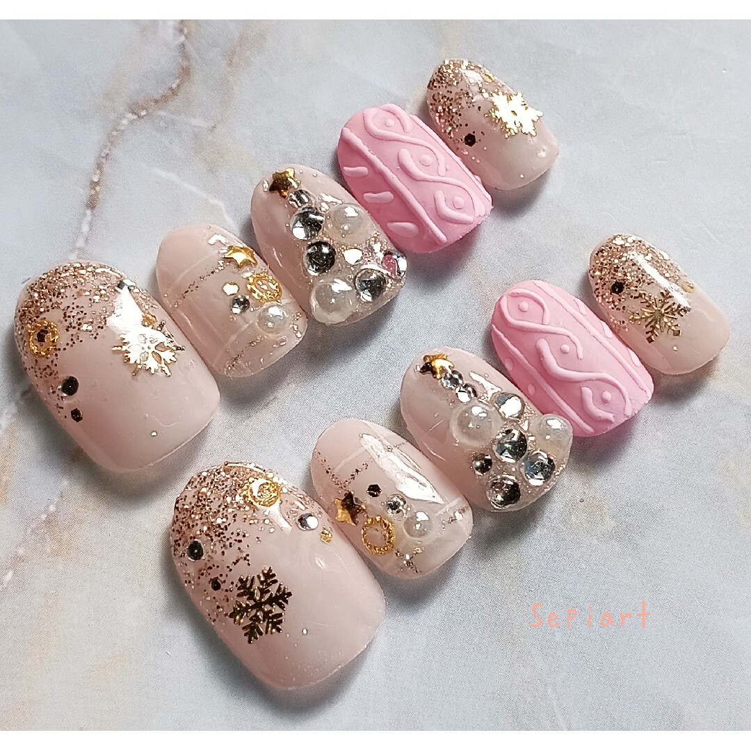ジェルネイルチップ☆付け爪☆クリスマスネイル☆シアーピンク×ニットネイル ハンドメイドのアクセサリー(ネイルチップ)の商品写真