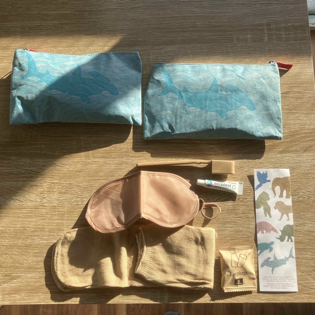 Emirates航空アメニティ2点セット インテリア/住まい/日用品の日用品/生活雑貨/旅行(旅行用品)の商品写真
