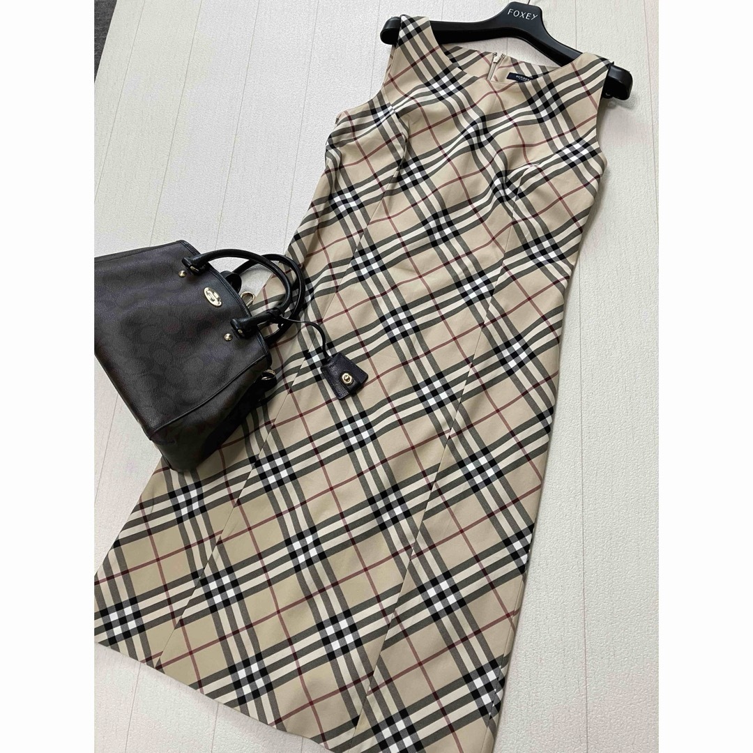 美品 バーバリー ロンドン ワンピース チェック ベージュ ひざ丈 美品 バーバリー ロンドン ワンピース チェック ベージュ ひざ丈