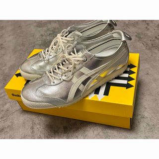 Onitsuka Tiger(シルバー/銀色系)のフリマアイテム一覧 Onitsuka Tiger(シルバー/銀色系)のフリマアイテム一覧