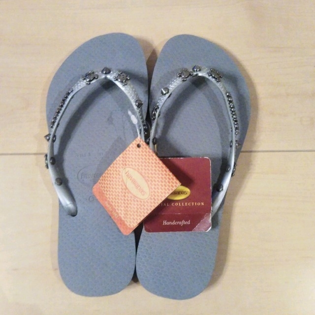 havaianas(ハワイアナス)のお値下げ！新品タグ付☆ハワイアナス　ビーチサンダル レディースの靴/シューズ(ビーチサンダル)の商品写真