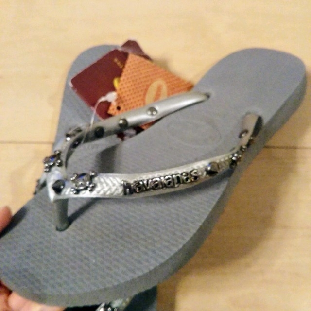 havaianas(ハワイアナス)のお値下げ！新品タグ付☆ハワイアナス　ビーチサンダル レディースの靴/シューズ(ビーチサンダル)の商品写真