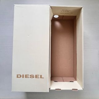 DIESEL(ケース/ボックス)のフリマアイテム一覧 DIESEL(ケース/ボックス)のフリマアイテム一覧