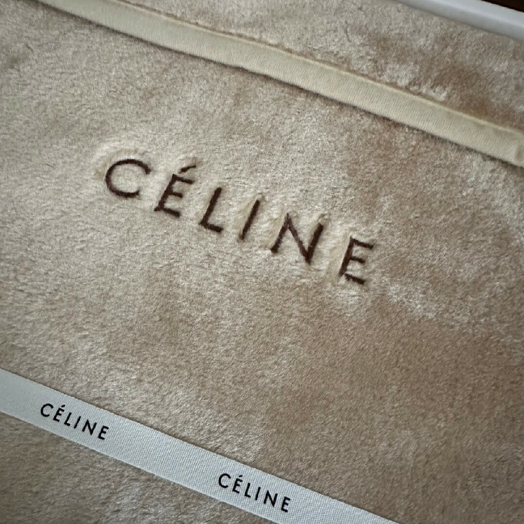 CELINE - 人気 CELINE セリーヌ ニューマイヤー毛布 ベージュ CELINE - 人気 CELINE セリーヌ ニューマイヤー毛布 ベージュ
