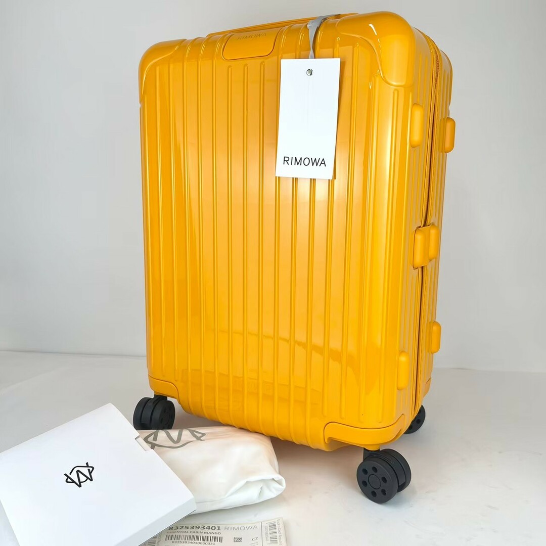 RIMOWA - 新品未使用 RIMOWA リモワ ESSENTIAL CABIN 36L RIMOWA - 新品未使用 RIMOWA リモワ ESSENTIAL CABIN 36L
