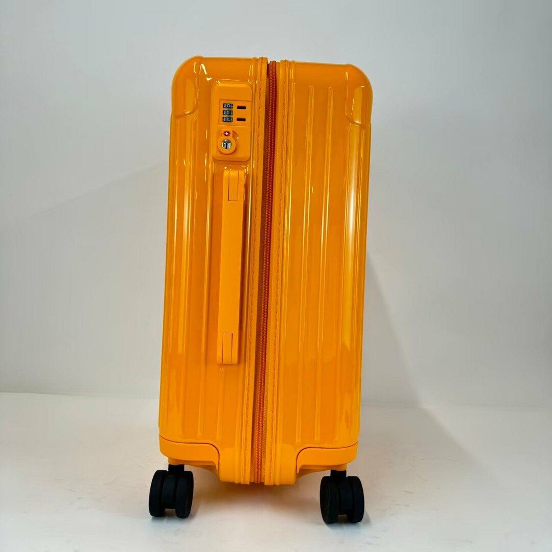 RIMOWA - 新品未使用 RIMOWA リモワ ESSENTIAL CABIN 36L RIMOWA - 新品未使用 RIMOWA リモワ ESSENTIAL CABIN 36L