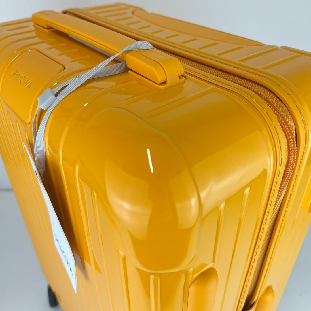 RIMOWA - 新品未使用 RIMOWA リモワ ESSENTIAL CABIN 36L RIMOWA - 新品未使用 RIMOWA リモワ ESSENTIAL CABIN 36L
