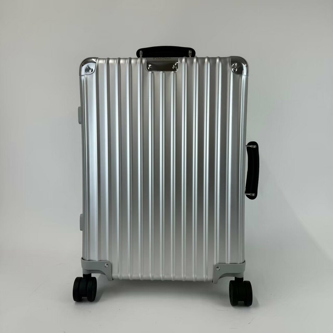 RIMOWA - 新品未使用 RIMOWA リモワ Classic Cabin S Silver 33L RIMOWA - 新品未使用 RIMOWA リモワ Classic Cabin S Silver 33L