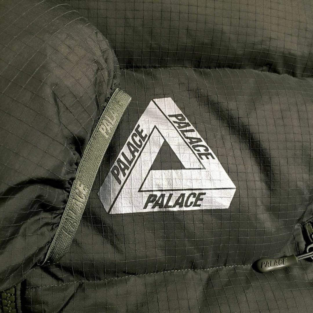PALACE - PALACE RIPSTOP PUFFA OLIVE XL パレス ジャケットの PALACE - PALACE RIPSTOP PUFFA OLIVE XL パレス ジャケットの
