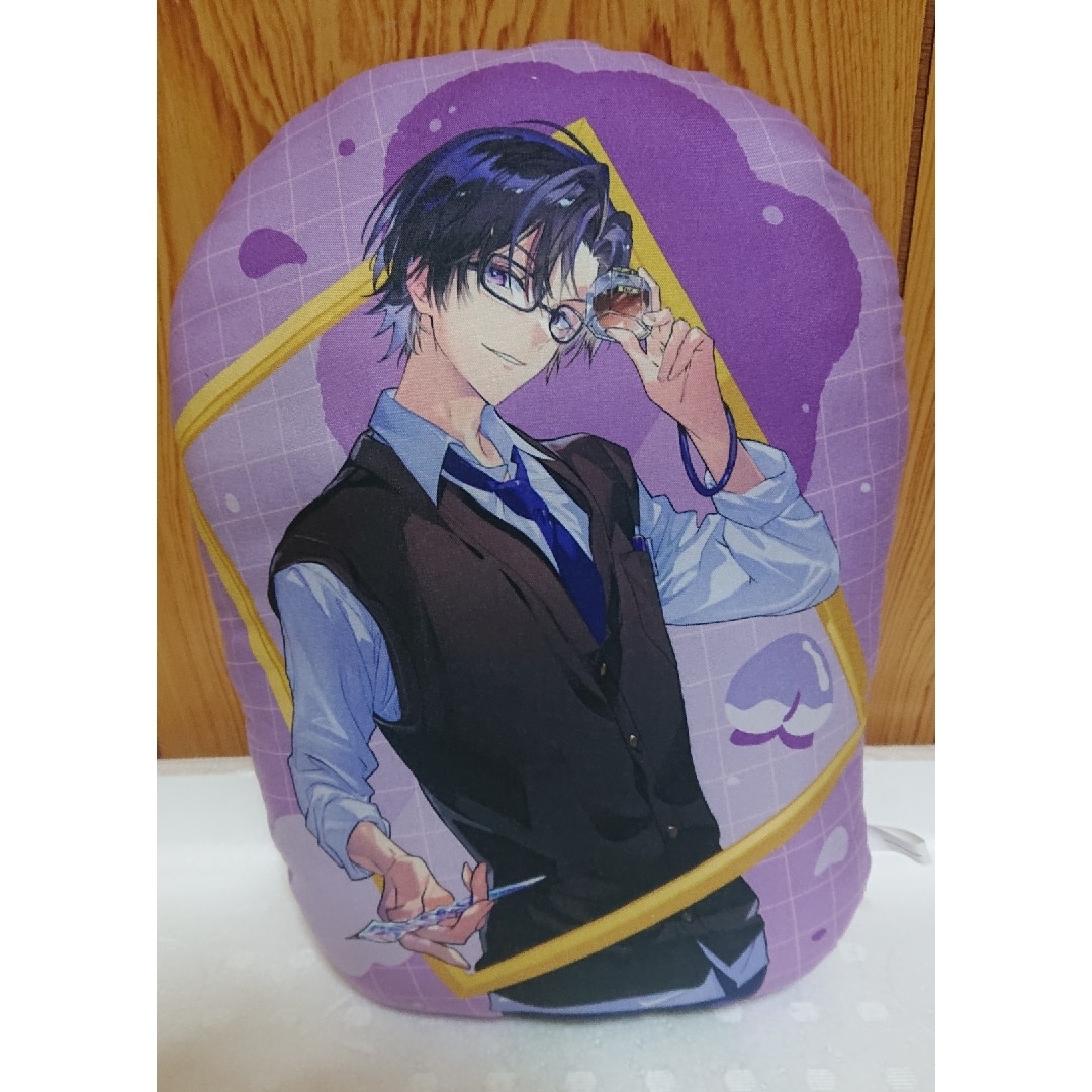 カラフルピーチ 一番くじ クッション3点セット エンタメ/ホビーのおもちゃ/ぬいぐるみ(キャラクターグッズ)の商品写真