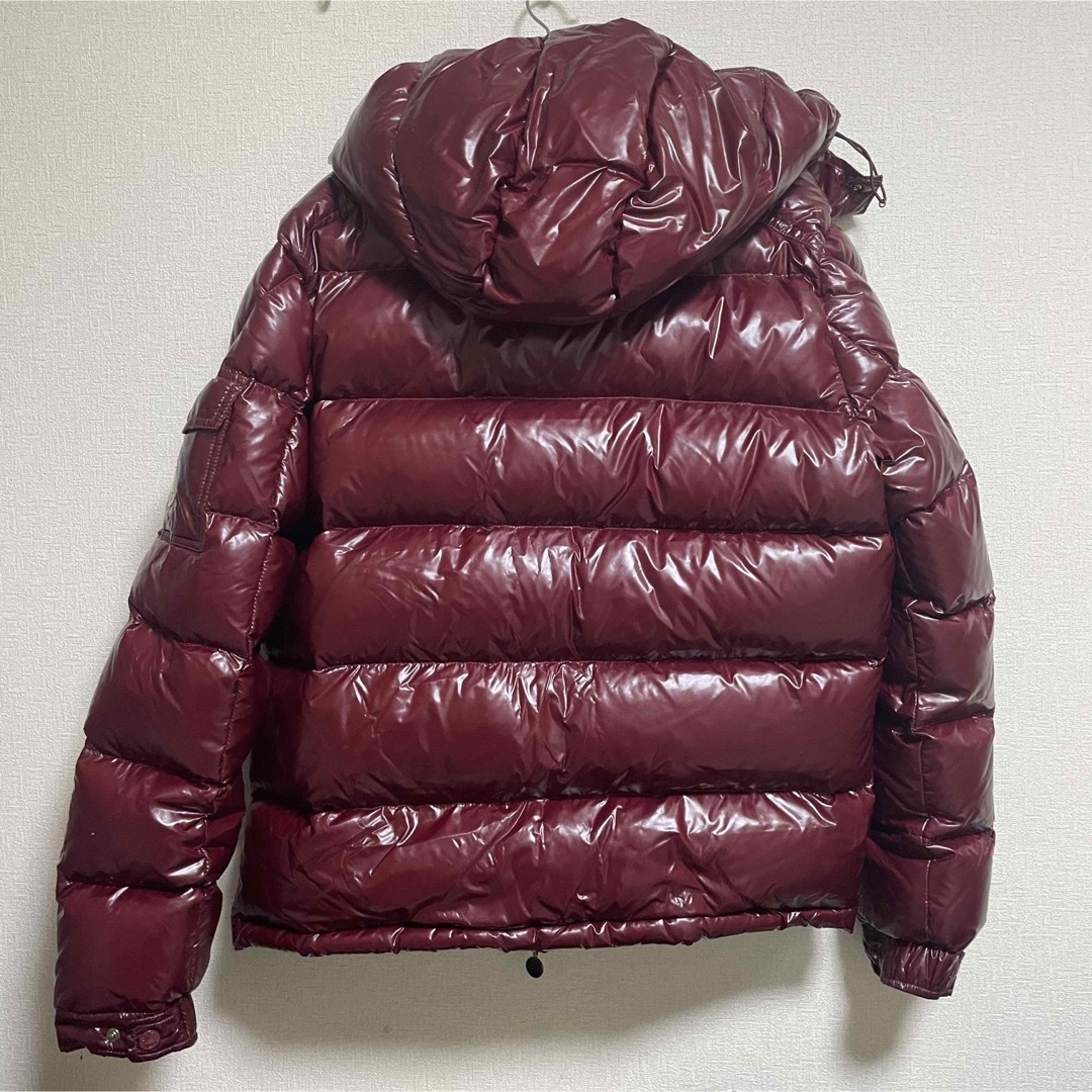 稀少品 MONCLER バーガンディ ダウンジャケット フード付き 稀少品 MONCLER バーガンディ ダウンジャケット フード付き