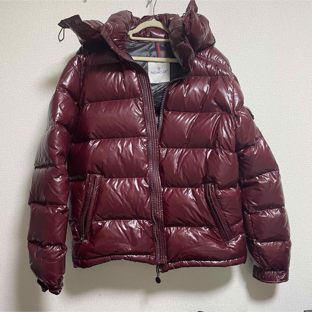 稀少品 MONCLER バーガンディ ダウンジャケット フード付き 稀少品 MONCLER バーガンディ ダウンジャケット フード付き