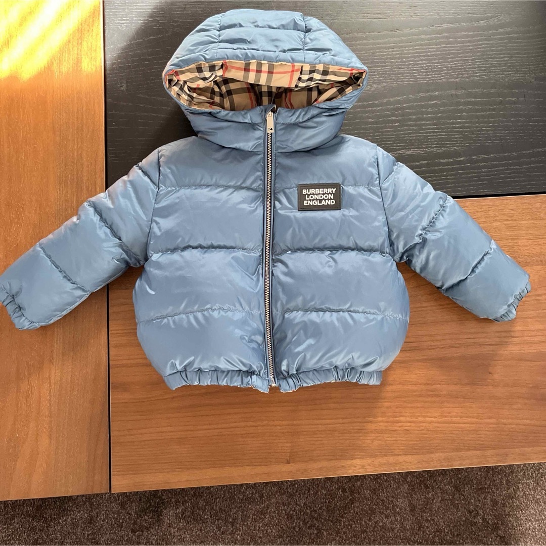 BURBERRY(バーバリー)のバーバリーチルドレン ダウンコート リバーシブル キッズ/ベビー/マタニティのベビー服(~85cm)(ジャケット/コート)の商品写真