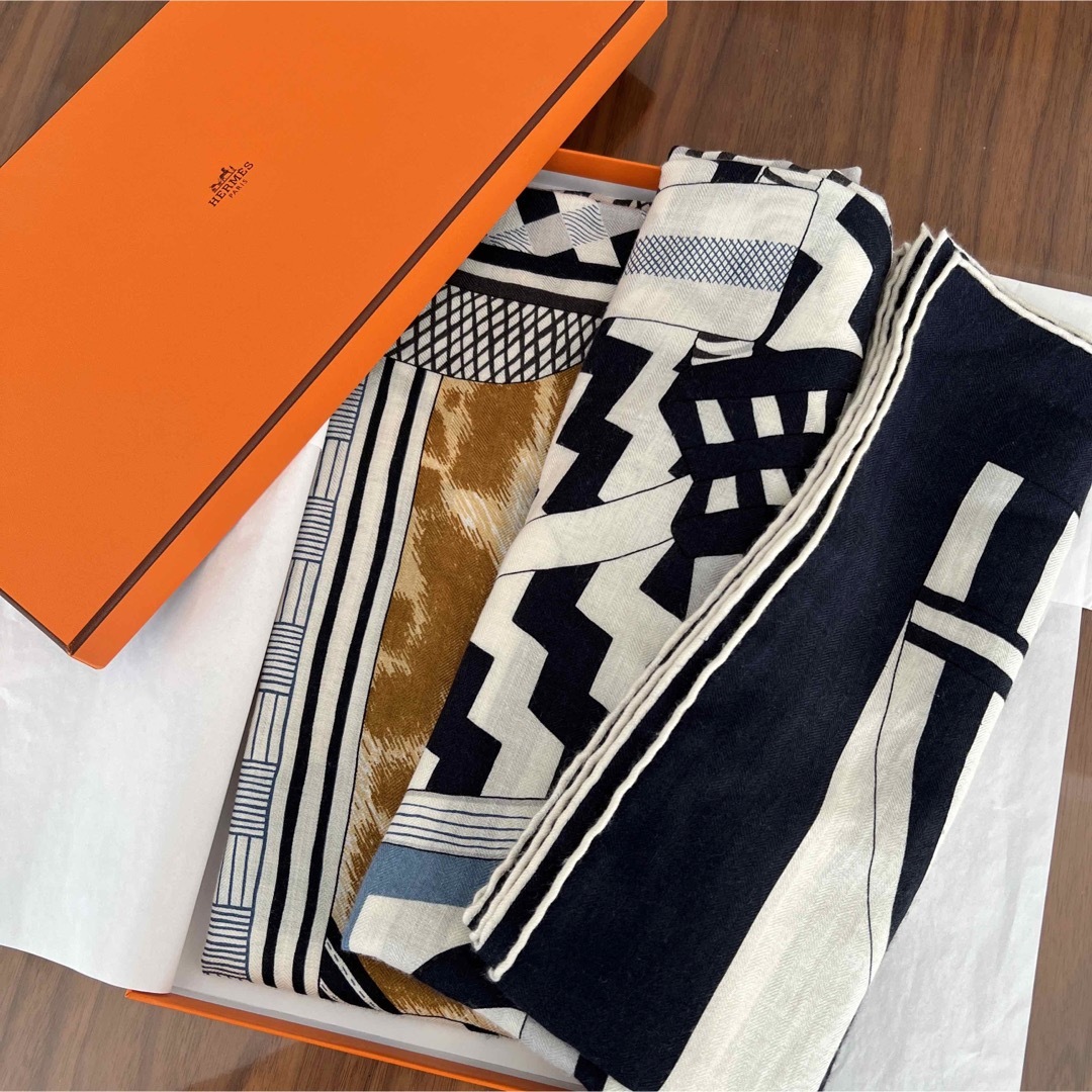 HERMES エルメス カシシル 空想の鞍 カシミヤシルク 140 HERMES エルメス カシシル 空想の鞍 カシミヤシルク 140
