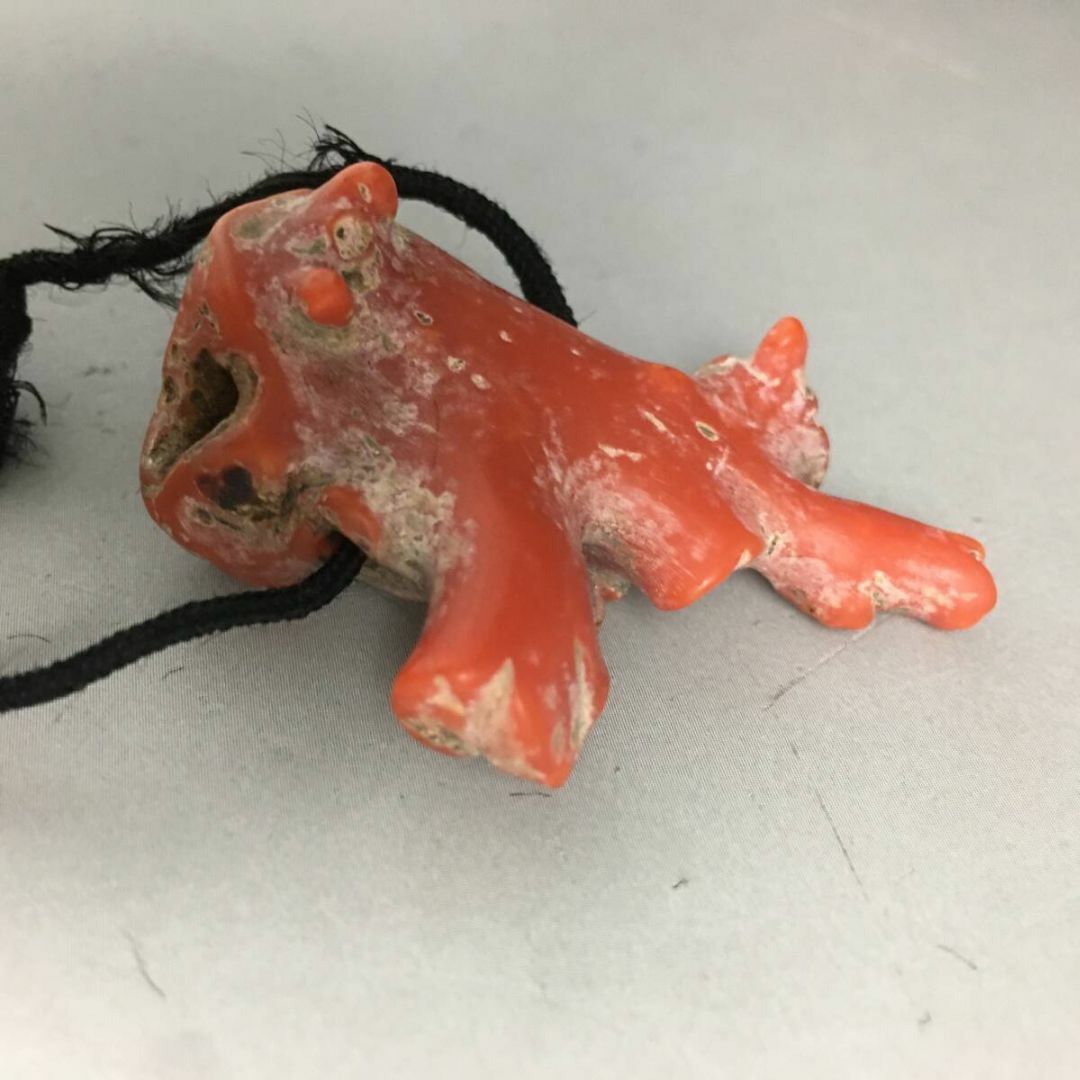 時代物】本珊瑚根付 蒔絵印籠 流水に菖蒲文 珊瑚重さ17g 四段