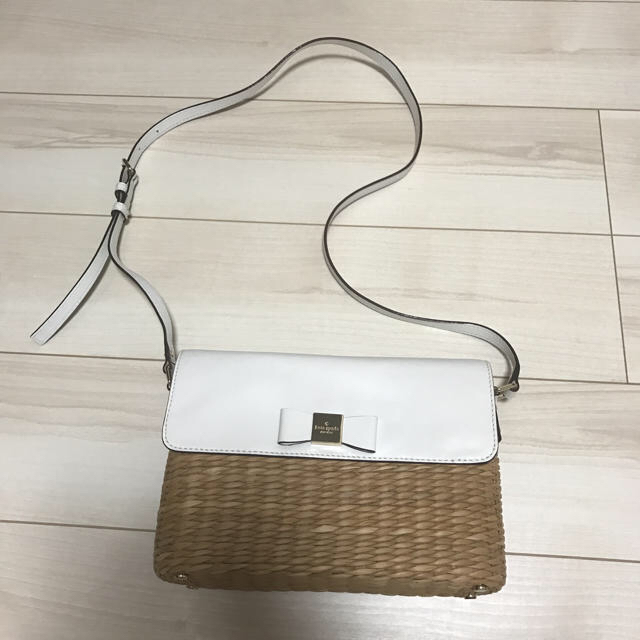 kate spade new york(ケイトスペードニューヨーク)の【hiromi様専用】ケイトスペード バッグ ショルダー ポシェット  かご 白 レディースのバッグ(かごバッグ/ストローバッグ)の商品写真