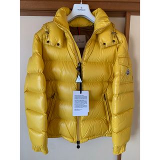MONCLER(ダウンジャケット ・ イエロー/黄色系)のフリマ MONCLER(ダウンジャケット ・ イエロー/黄色系)のフリマ