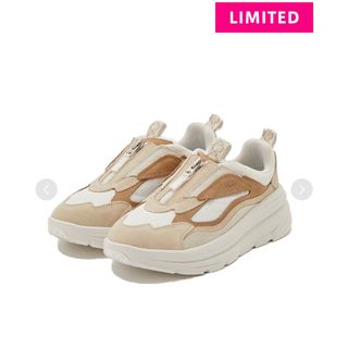 UGG(スニーカー ・ ベージュ系)のフリマアイテム一覧 UGG(スニーカー ・ ベージュ系)のフリマアイテム一覧