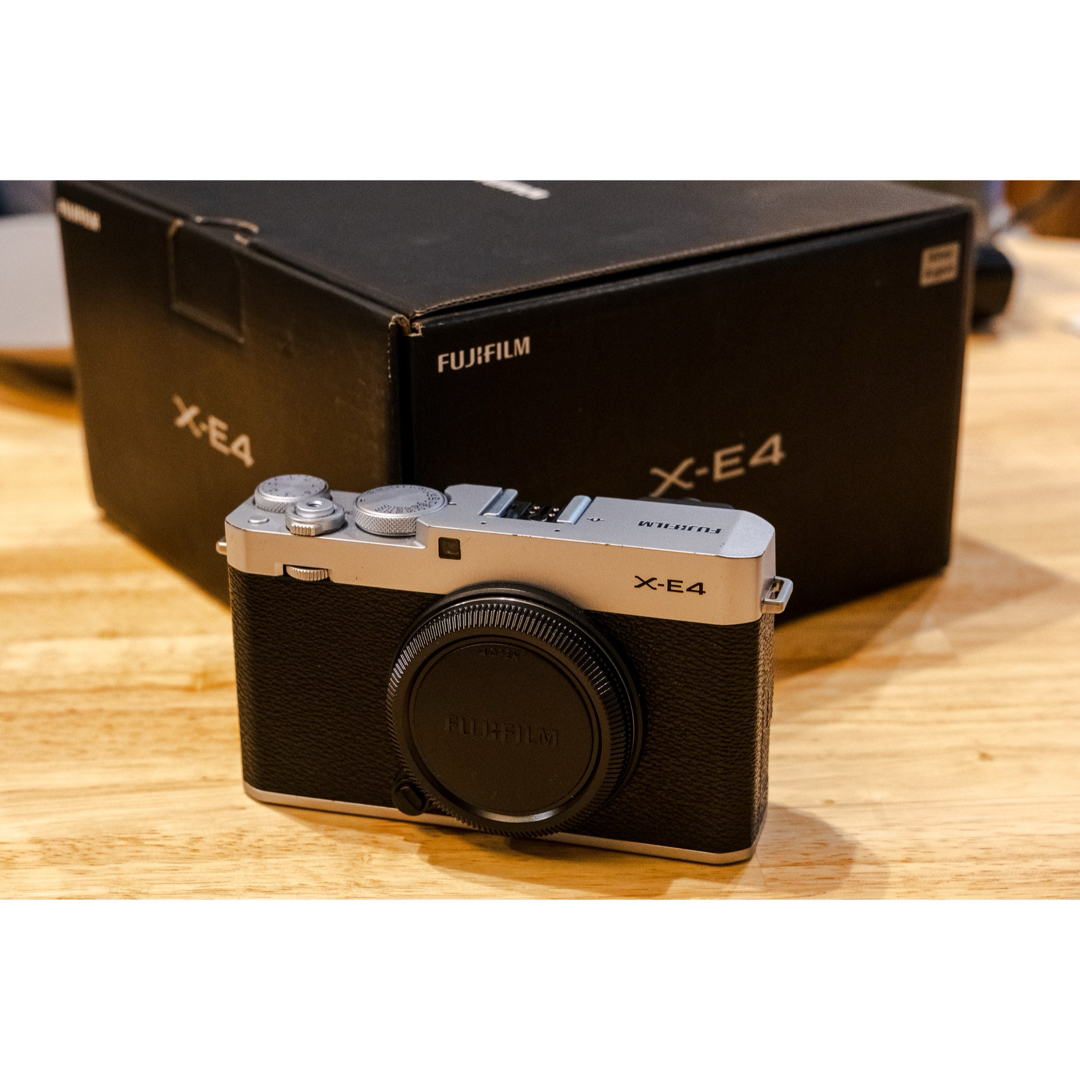FUJIFILM XE4 ボディ シルバー FUJIFILM XE4 ボディ シルバー
