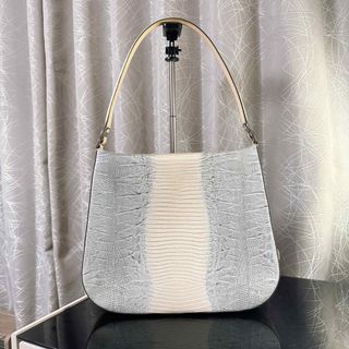 Salvatore Ferragamo(ショルダーバッグ)のフリマアイテム一覧 Salvatore Ferragamo(ショルダーバッグ)のフリマアイテム一覧