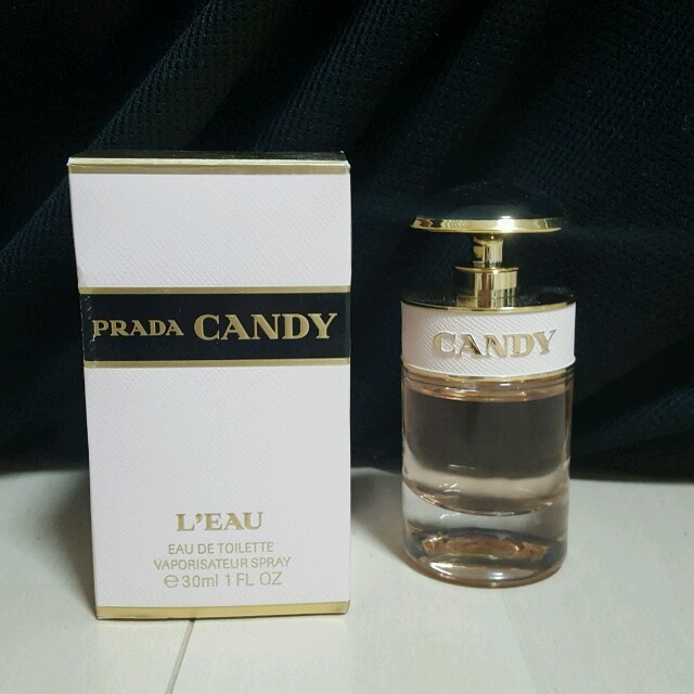 PRADA(プラダ)のプラダ キャンディ ロー 30ml♡ コスメ/美容の香水(香水(女性用))の商品写真