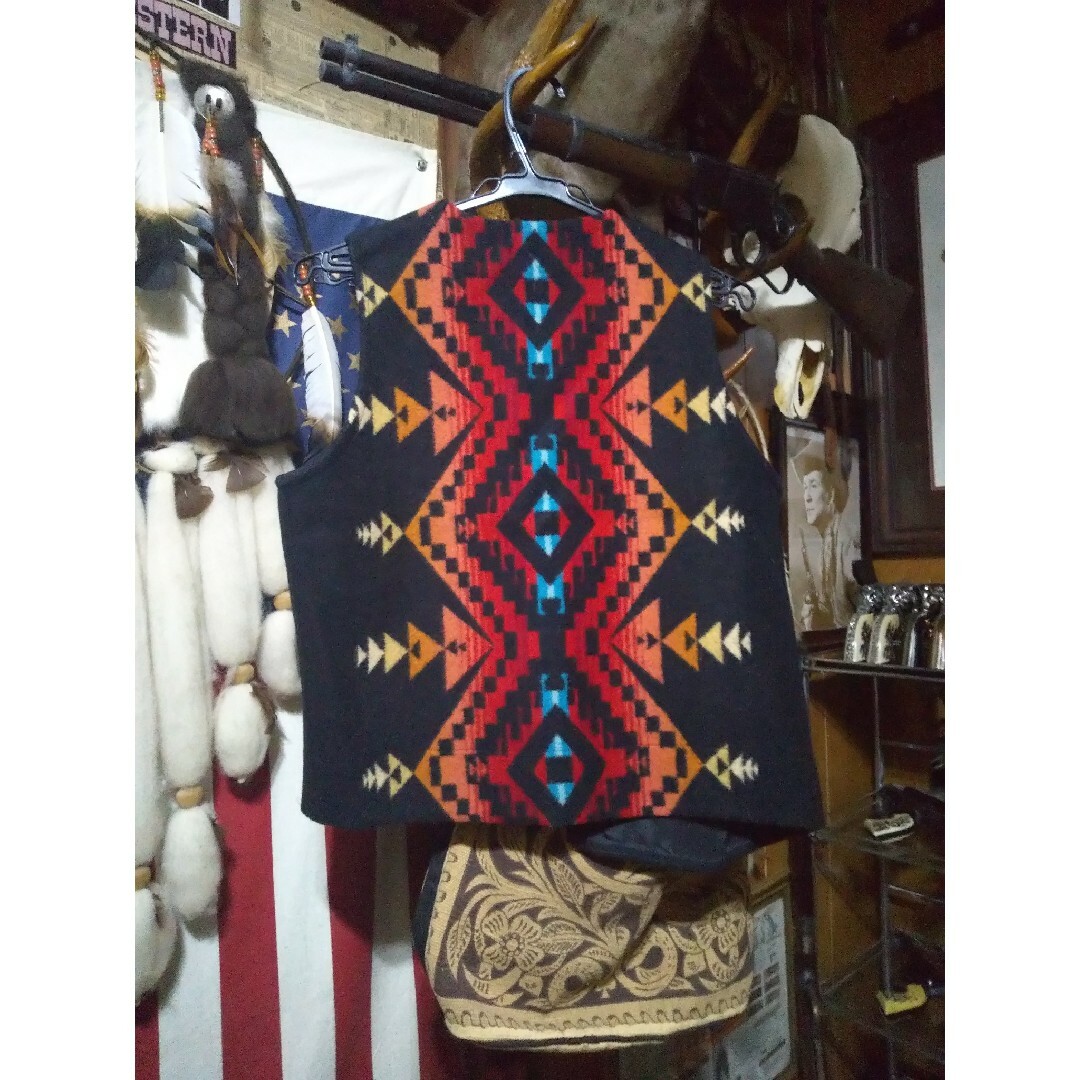 PENDLETON - ペンドルトンウール混ベスト コンチョボタン付き PENDLETON - ペンドルトンウール混ベスト コンチョボタン付き