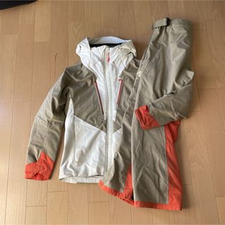 DESCENTE - デサント DESCENTE スキーウェア 上下セット デモ DESCENTE - デサント DESCENTE スキーウェア 上下セット デモ