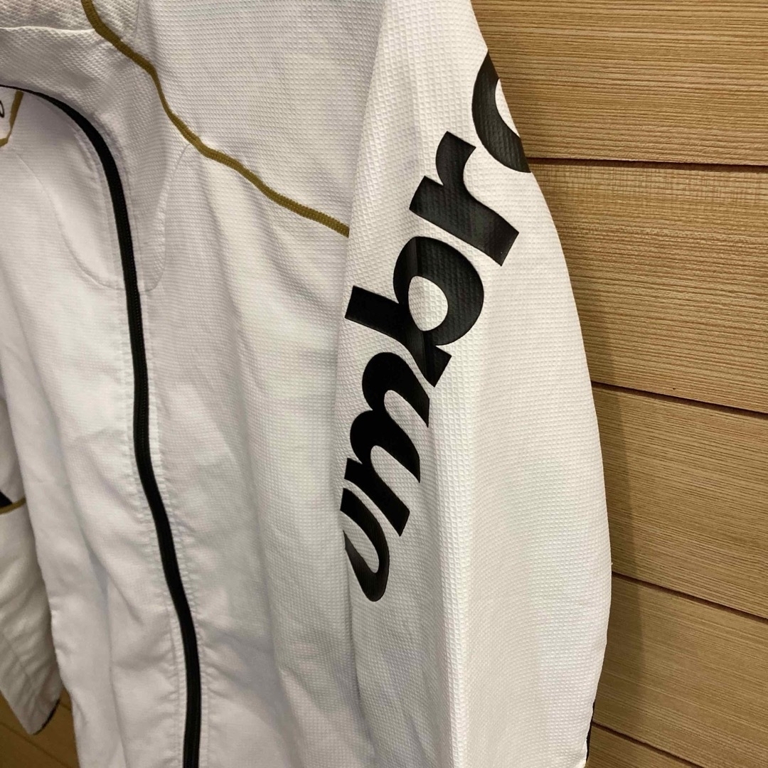 UMBRO(アンブロ)のUMBRO アンブロ ポリエステル ジャケット ウインドブレーカー サイズ M メンズのジャケット/アウター(ナイロンジャケット)の商品写真
