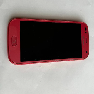 エヌティティドコモ(NTTdocomo)のdocomo　富士通らくらくスマートフォン　F-42A　中古スマホ(スマートフォン本体)