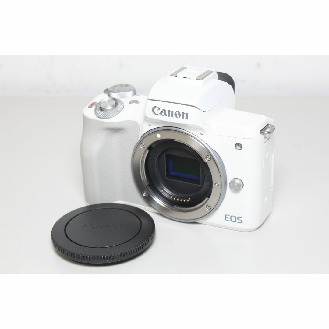 Canon(キヤノン)のCanon/EOS KISS M/レンズキット/ミラーレス一眼 ④ スマホ/家電/カメラのカメラ(ミラーレス一眼)の商品写真