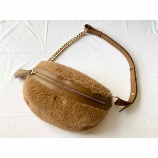 Max Mara(バッグ ・ ゴールド/金色系)のフリマアイテム一覧 Max Mara(バッグ ・ ゴールド/金色系)のフリマアイテム一覧
