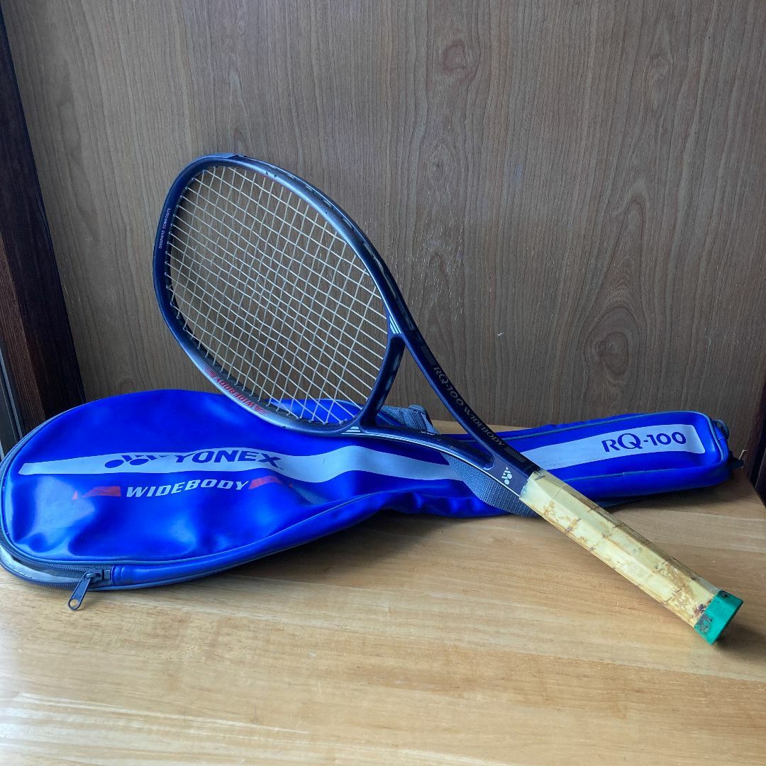 YONEX - YONEX 硬式 テニスラケット RQ-100 紺 ケース付き 注 YONEX - YONEX 硬式 テニスラケット RQ-100 紺 ケース付き 注