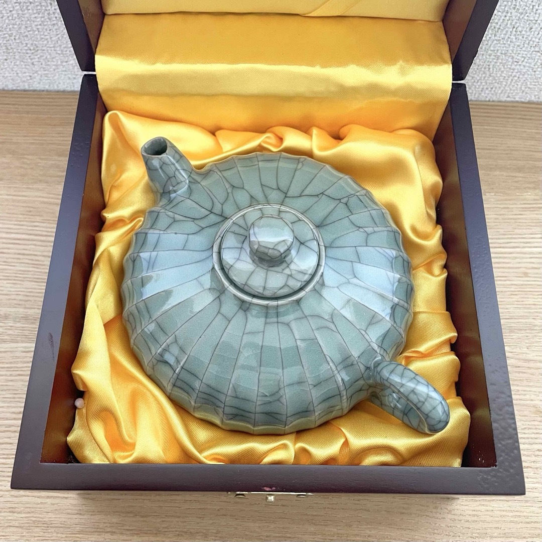 中国急須 青磁急須 倣宋代壺 北京徳藝軒 明州越窯青磁 蓮花 聖壺 中国急須 青磁急須 倣宋代壺 北京徳藝軒 明州越窯青磁 蓮花 聖壺