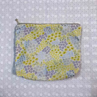 デコレクションズ花柄生地で作ったマチ付きポーチ　CHECK&STRIPE(ポーチ)