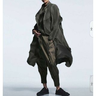 ISSEY MIYAKE(ロングコート)のフリマアイテム一覧 ISSEY MIYAKE(ロングコート)のフリマアイテム一覧