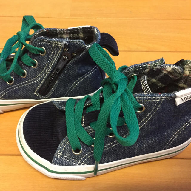 VANS(ヴァンズ)のVANS ハイカットスニーカー キッズ15センチ キッズ/ベビー/マタニティのキッズ靴/シューズ(15cm~)(スニーカー)の商品写真