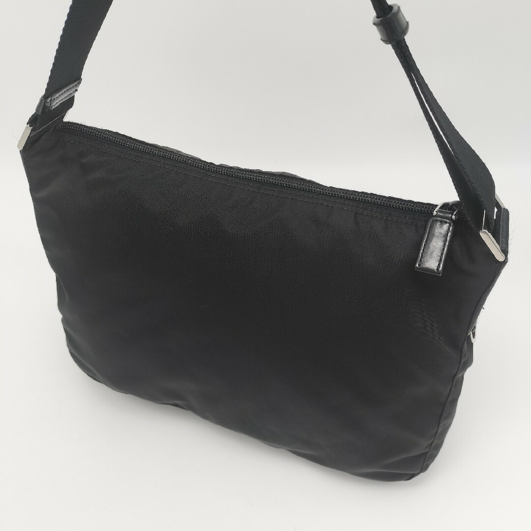 PRADA - 極美品✨プラダ ショルダーバッグ ナイロン レザー PRADA - 極美品✨プラダ ショルダーバッグ ナイロン レザー