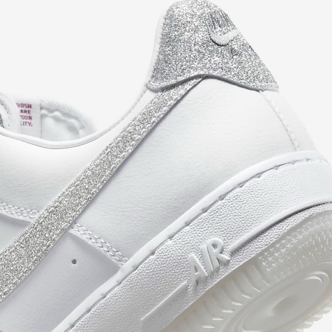新品24.5cm】NIKE W エアフォース1'07 ホワイト/シルバー 新品24.5cm】NIKE W エアフォース1'07 ホワイト/シルバー