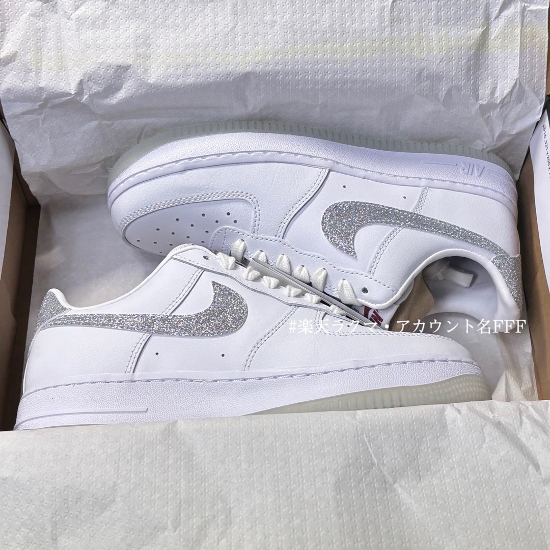 新品24.5cm】NIKE W エアフォース1'07 ホワイト/シルバー 新品24.5cm】NIKE W エアフォース1'07 ホワイト/シルバー
