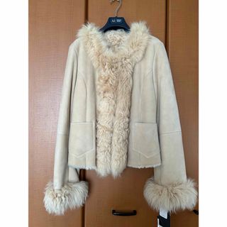 27万 BALMAIN ホワイト ファー コート 履く 美品バルマン 羊革 27万 BALMAIN ホワイト ファー コート 履く 美品バルマン 羊革