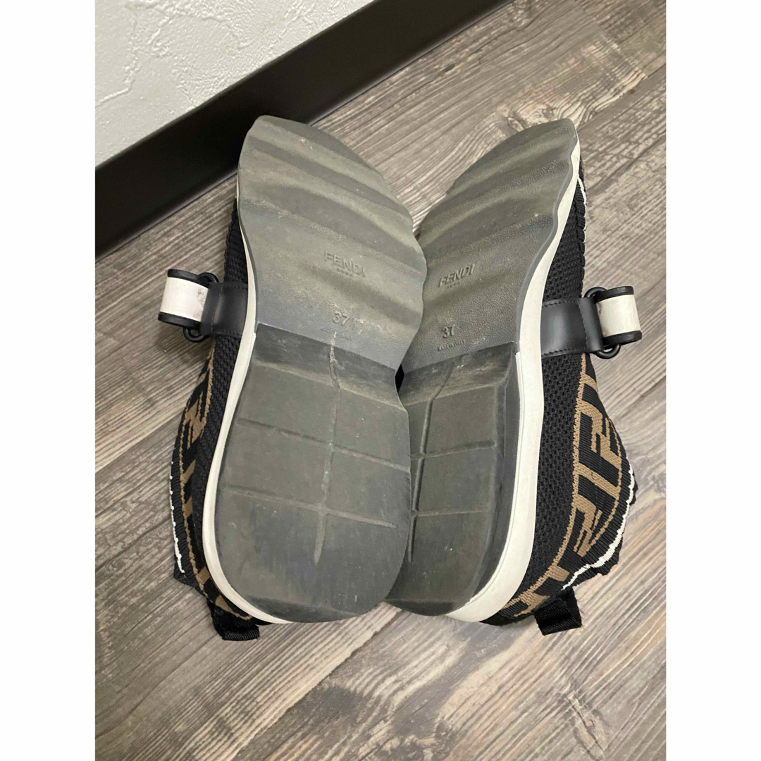 FENDI LOVE スニーカー 黒/ベージュ 靴/シューズ FENDI LOVE スニーカー 黒/ベージュ 靴/シューズ