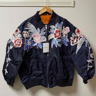 VALENTINO - 未使用品 ヴァレンティノ ロックスタッズ MA-1 VALENTINO - 未使用品 ヴァレンティノ ロックスタッズ MA-1