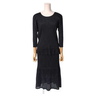 PLEATS PLEASE ISSEY MIYAKE(セット/コーデ)のフリマアイテム一覧 PLEATS PLEASE ISSEY MIYAKE(セット/コーデ)のフリマアイテム一覧
