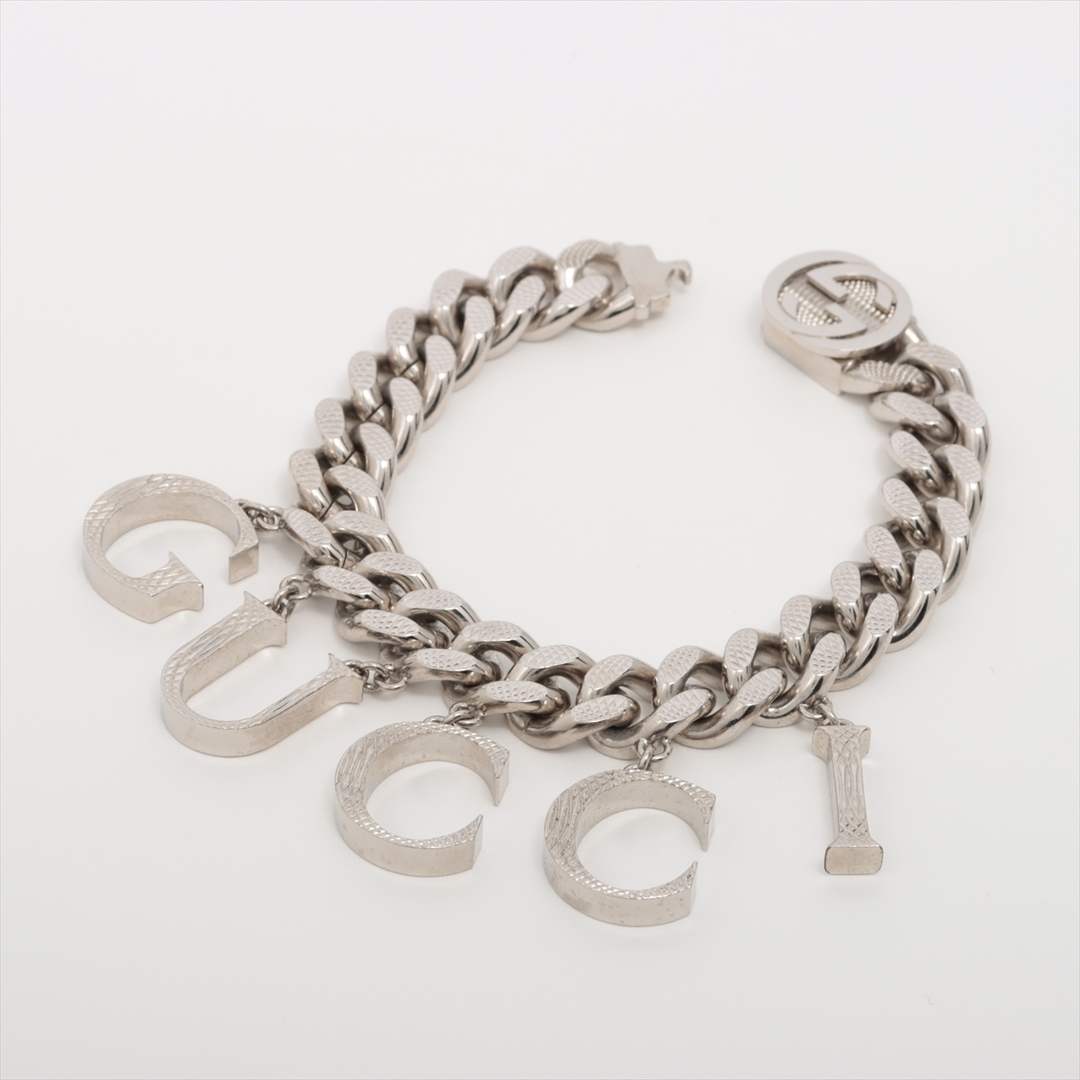 GUCCI - グッチ チャーム メタル  シルバー レディース その他アクセサリー