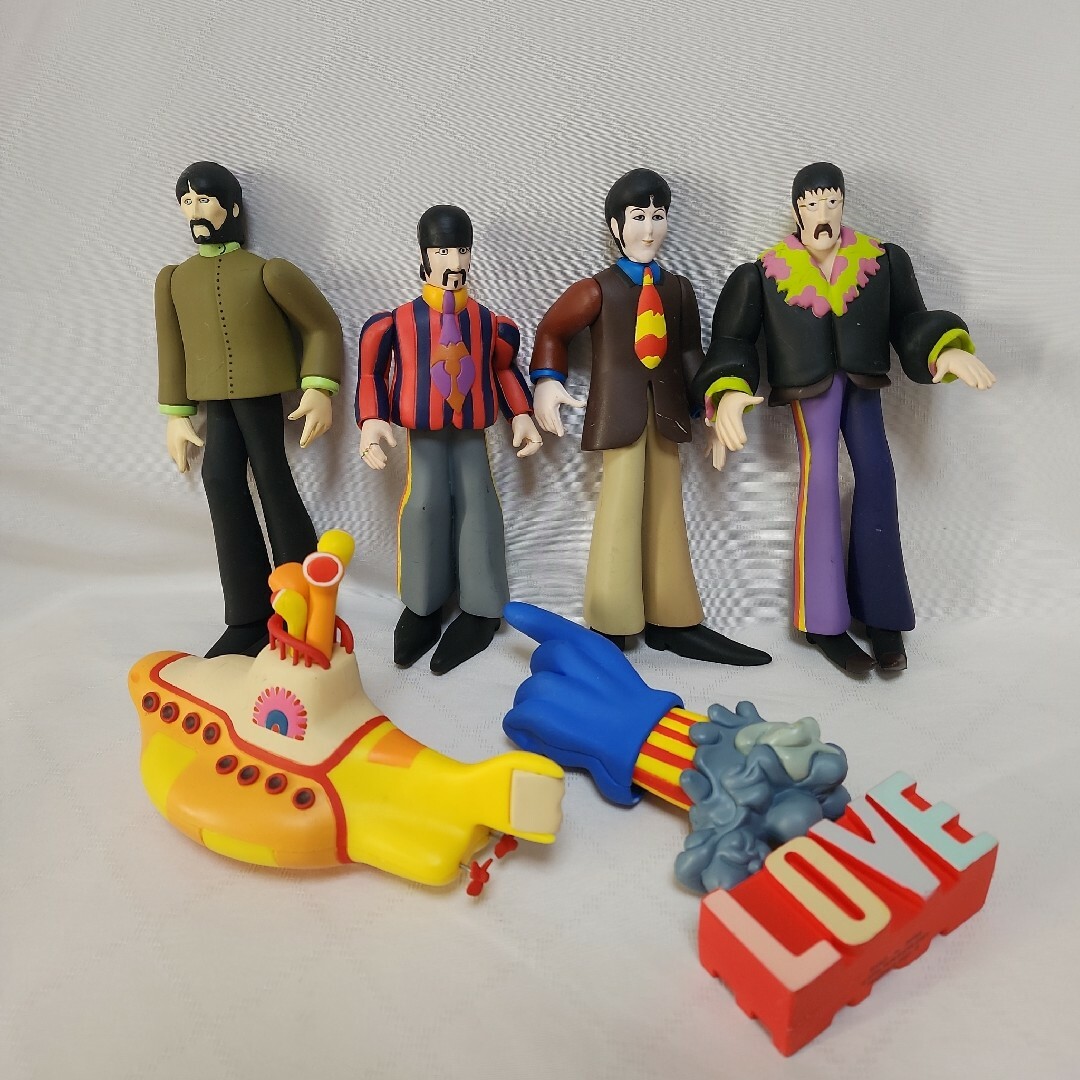THE BEATLES - ビートルズ フィギュアセット イエロー THE BEATLES - ビートルズ フィギュアセット イエロー