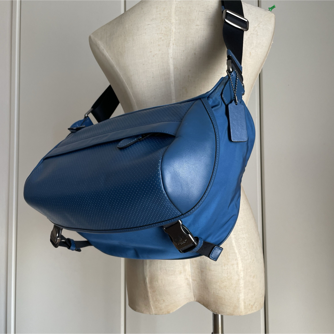 コーチCOACHテリアン パフォレイテッドレザーボディーバッグ