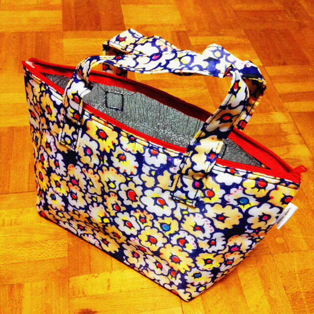 TSUMORI CHISATO(ツモリチサト)のひんや 〜 り 保冷バック レディースのバッグ(ハンドバッグ)の商品写真